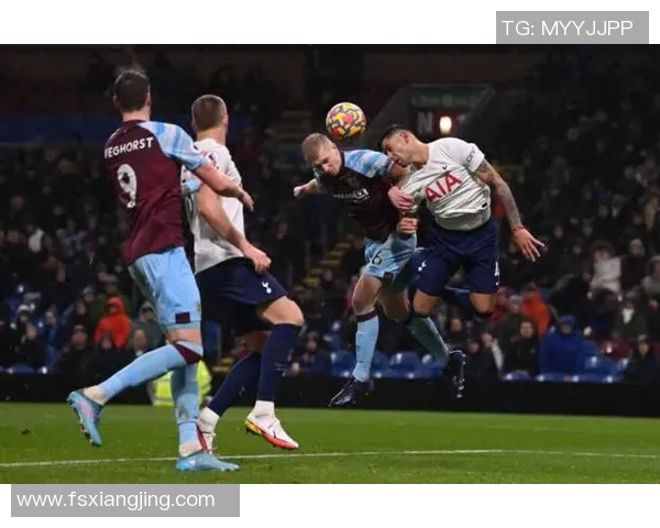 刺客之殇，红军绝杀：热刺1-2憾负利物浦，西蒙斯染红背后隐情何在？